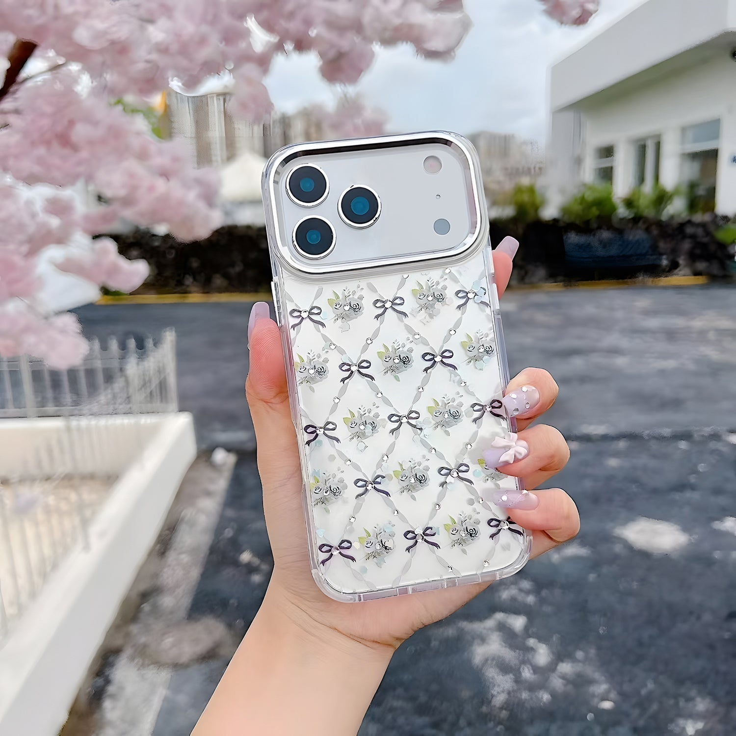 iPhone 17 Pro Max Crystals Swarovski Floral Design Magsafe Case